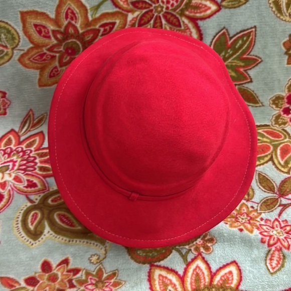 Vintage red wool hat main image 13